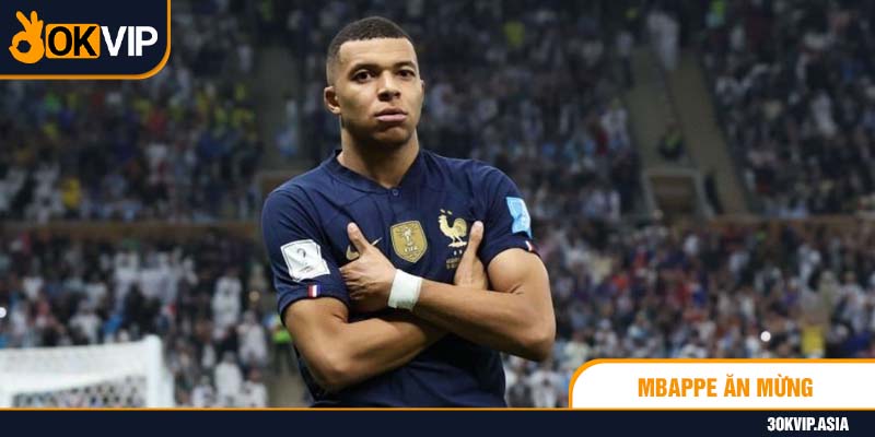 Mbappe Ăn Mừng Theo Phong Cách Đặc Trưng Sau Mỗi Bàn Thắng